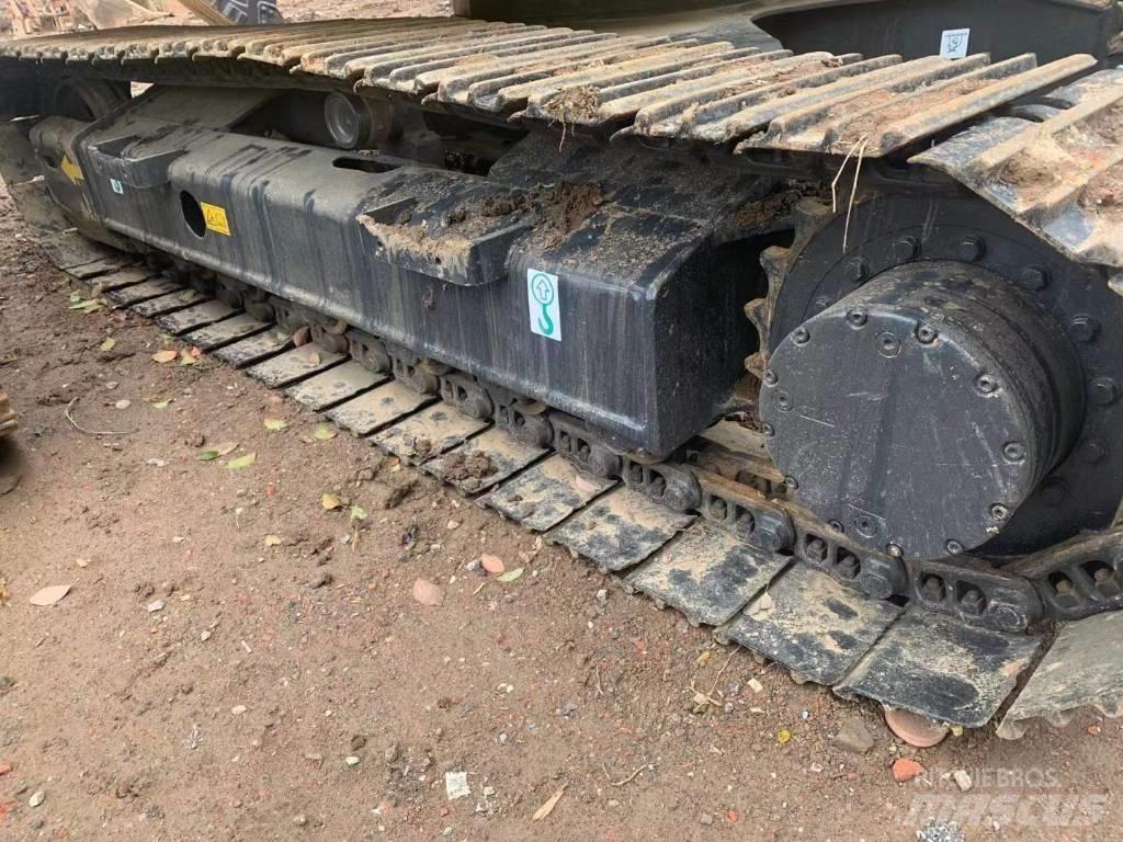 Komatsu PC 120-8 Pásová rýpadla