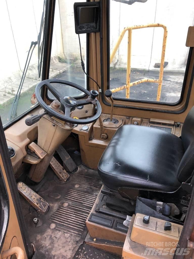 CAT 824 C Kolové dozery