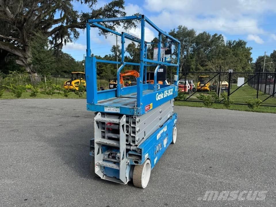 Genie GS 2632 Nůžková zvedací plošina