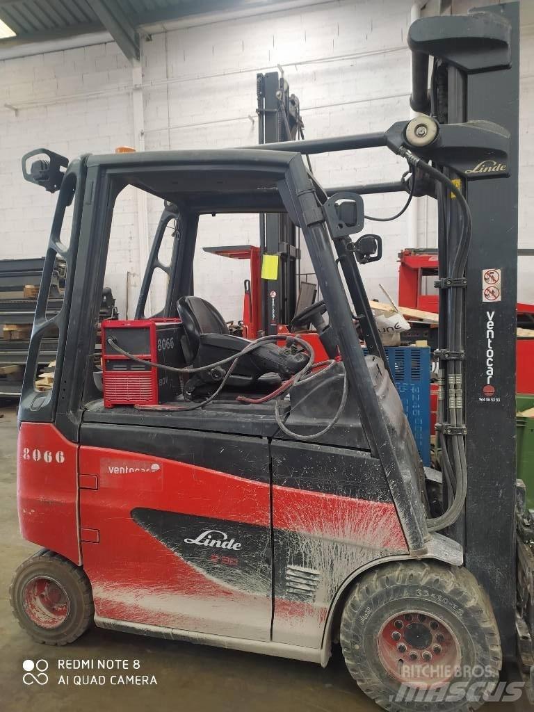 Linde E30/600 Akumulátorové vozíky