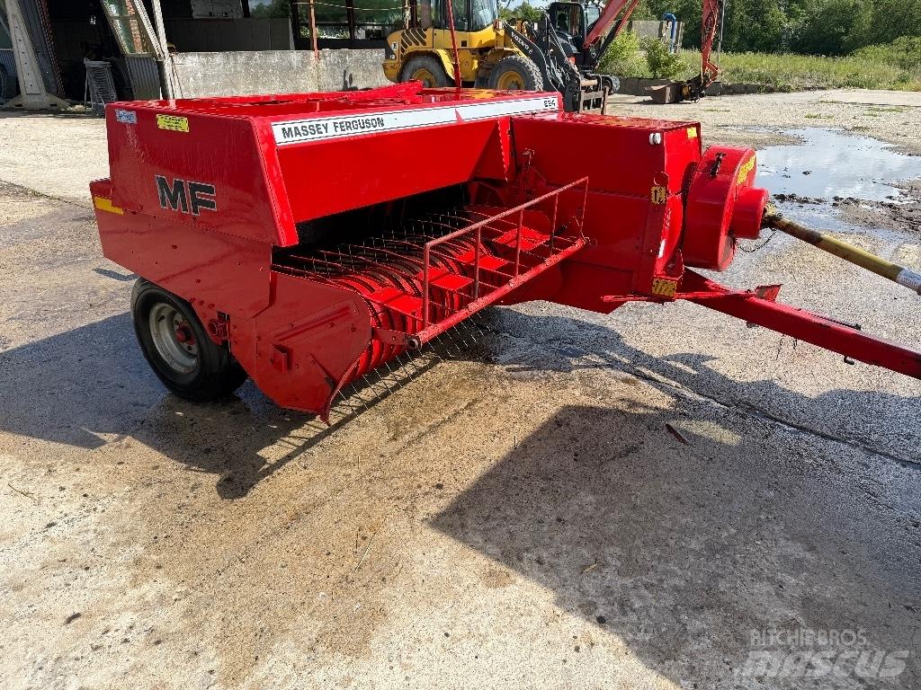Massey Ferguson 224 Lis na hranaté balíky