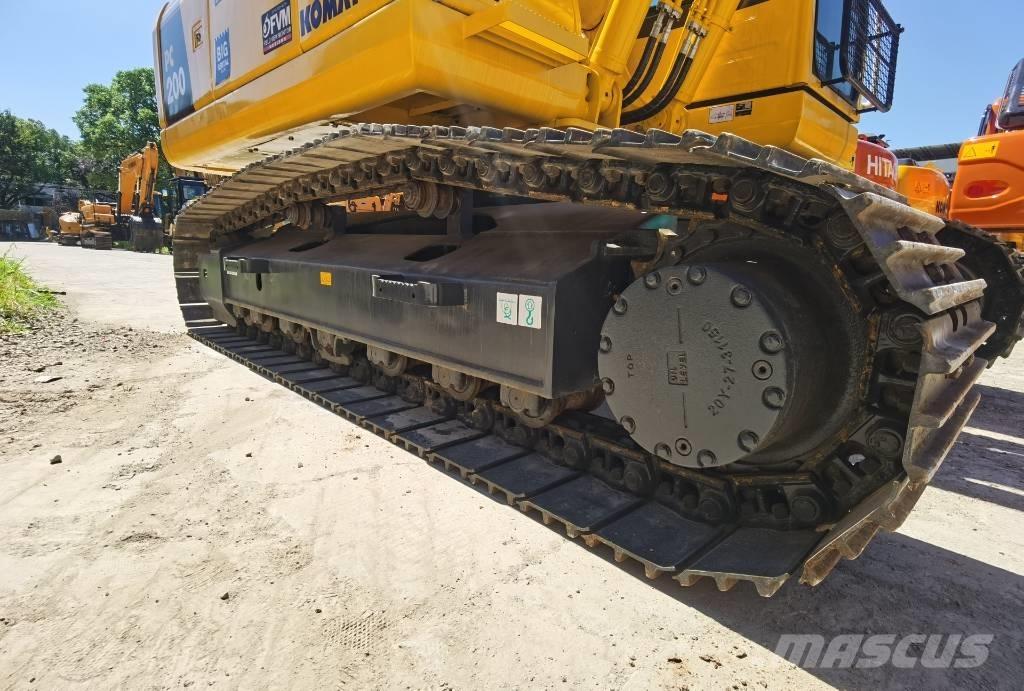 Komatsu PC 200-8 Pásová rýpadla