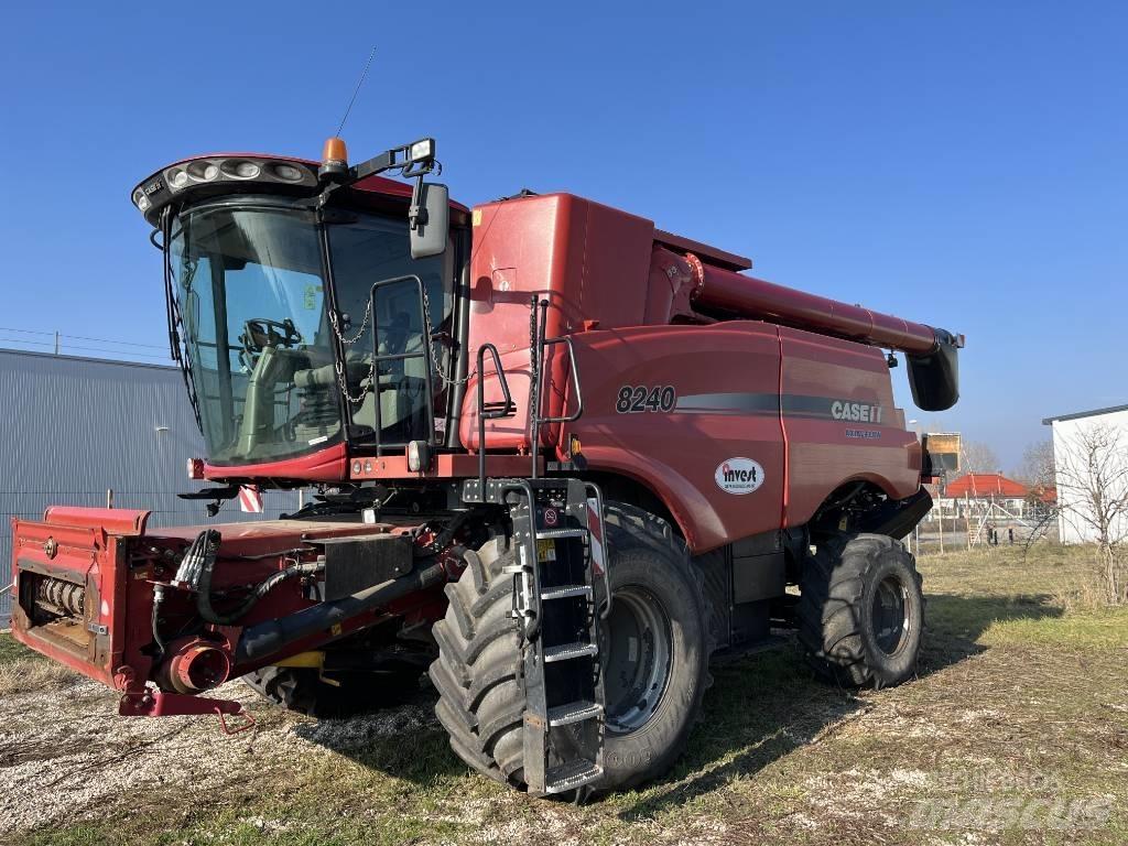 Case IH AF8240 Sklízecí mlátičky