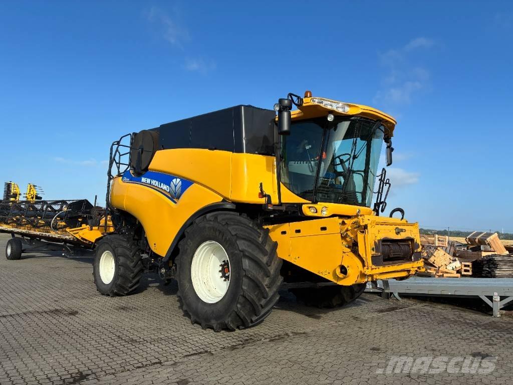 New Holland CR 9080 Sklízecí mlátičky