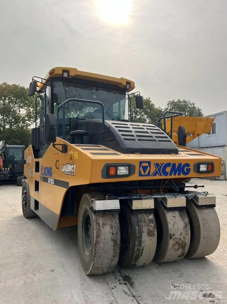 XCMG XP 303 Manipulační a ukládací zařízení