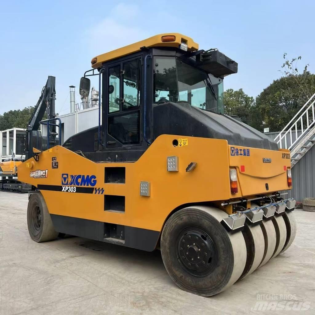 XCMG XP 303 Manipulační a ukládací zařízení