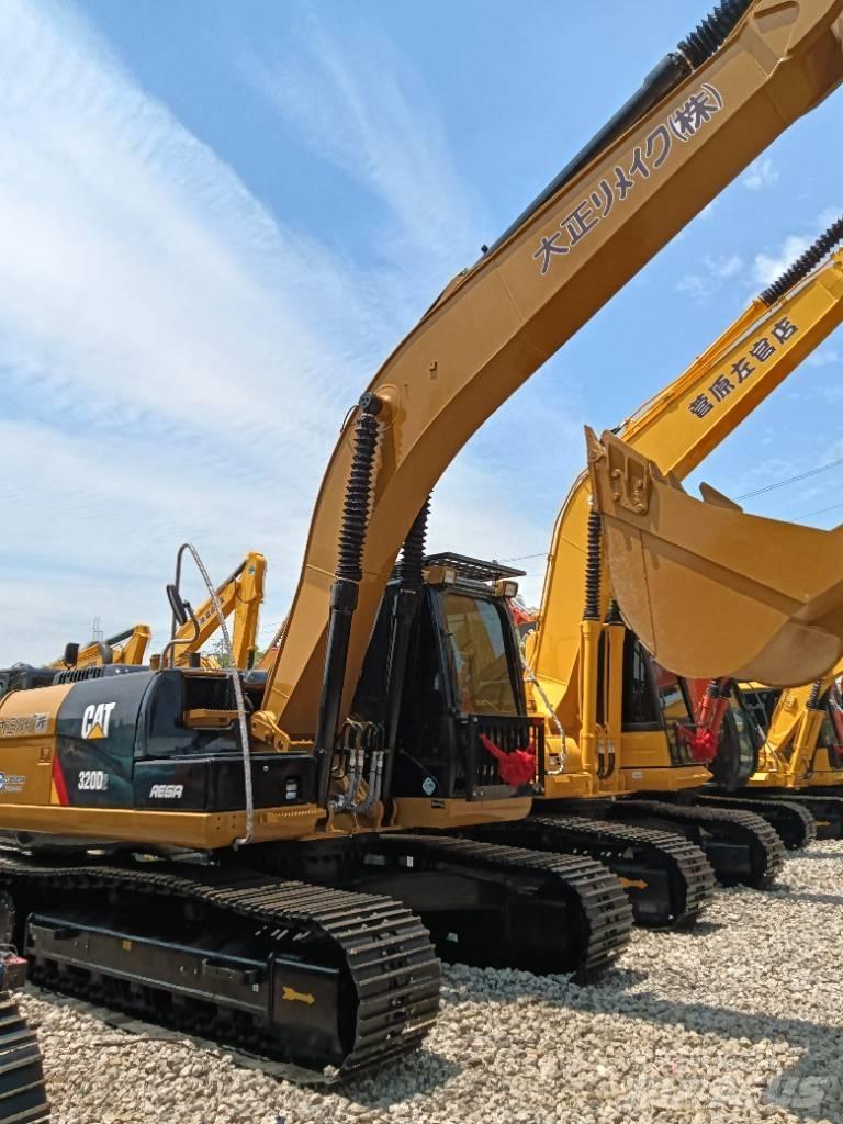 CAT 320D2 Midi rýpadla 7t - 12t