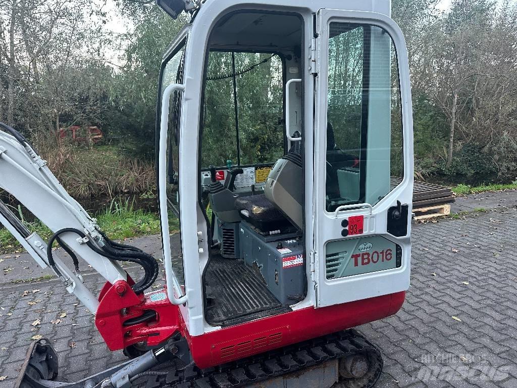 Takeuchi TB 016 Mini rýpadla < 7t