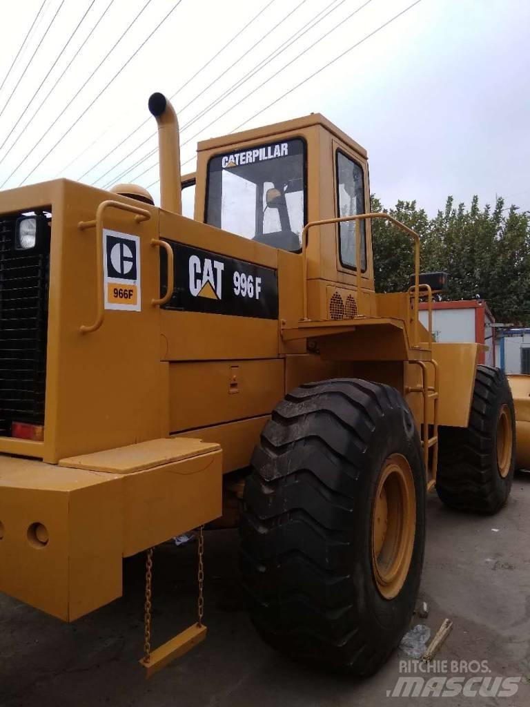 CAT 966F Kolové nakladače