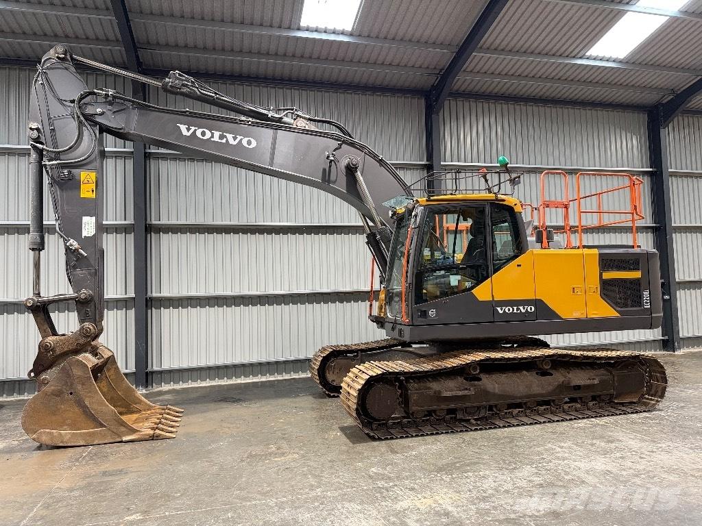 Volvo EC 220 E Pásová rýpadla