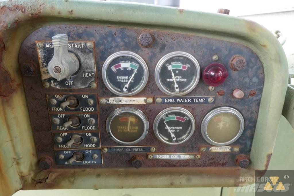 CAT D7F Ex-army Pásové dozery