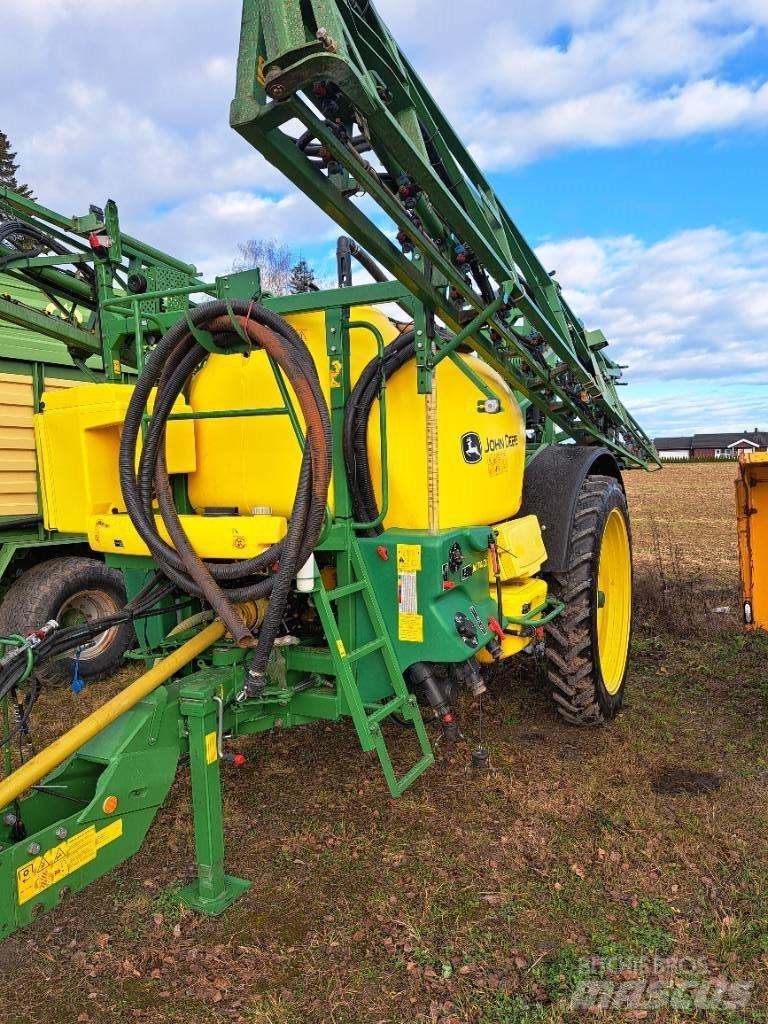 John Deere 740 i Tažené postřikovače