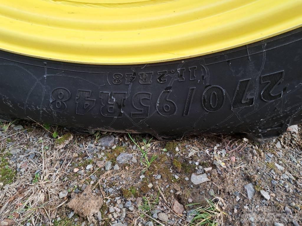 John Deere 740 i Tažené postřikovače