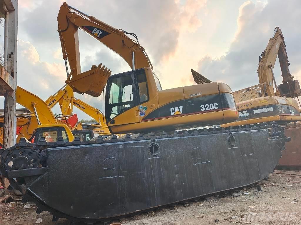 CAT 320 C Obojživelná rypadla