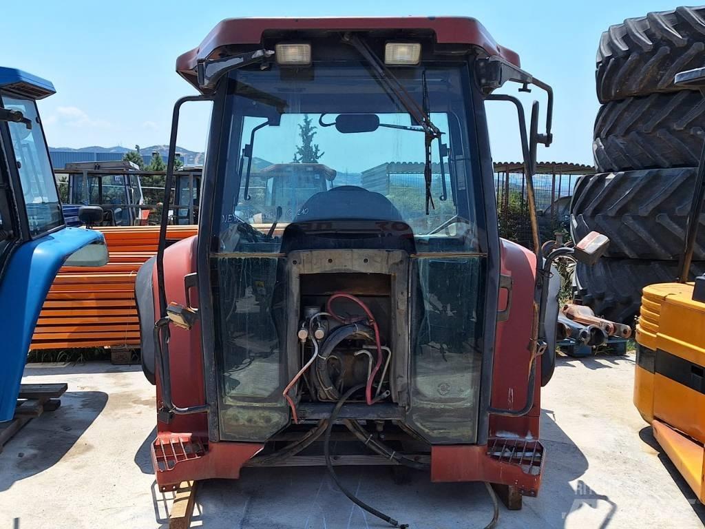 New Holland G 210 Kabiny a interiér