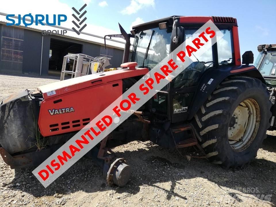 Valtra 8350 Traktory