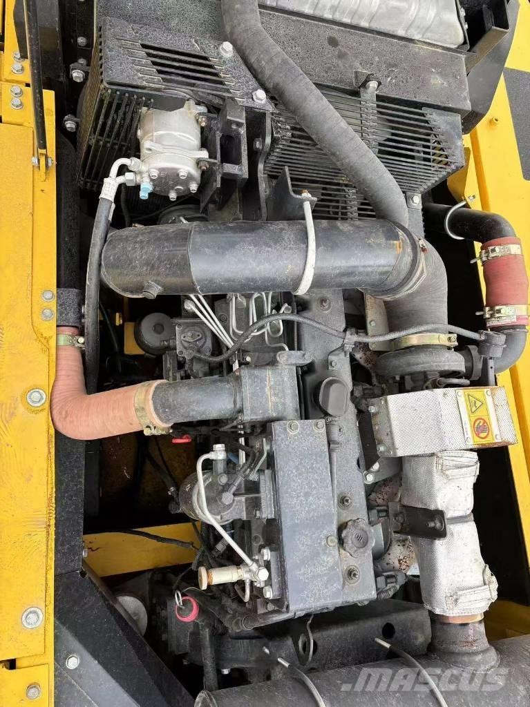 Komatsu PC 350 Pásová rýpadla