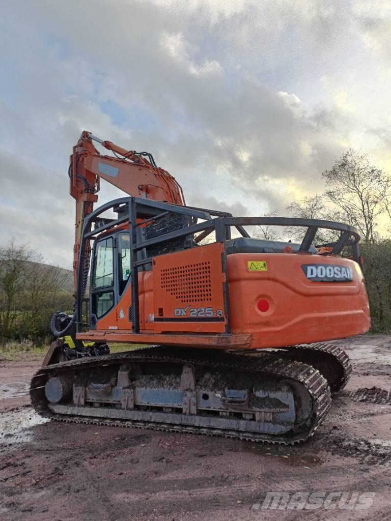 Doosan DX225 Harvestory