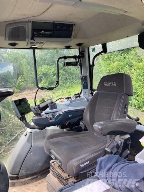 Valtra T235V Traktory