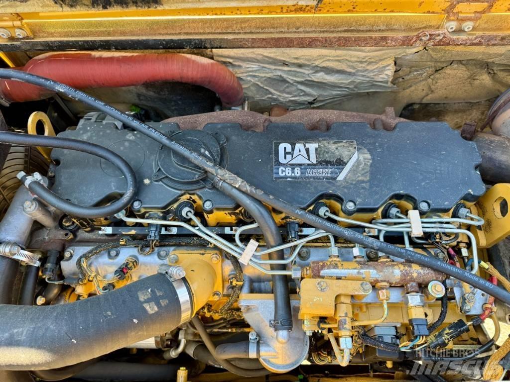 CAT M 322 D Kolová rýpadla