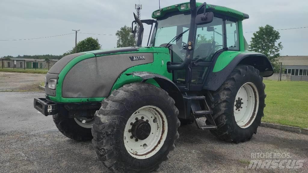 Valtra T170 Traktory