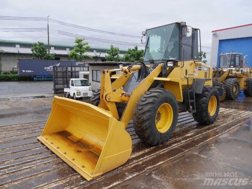 Komatsu WA100-5 Kolové nakladače