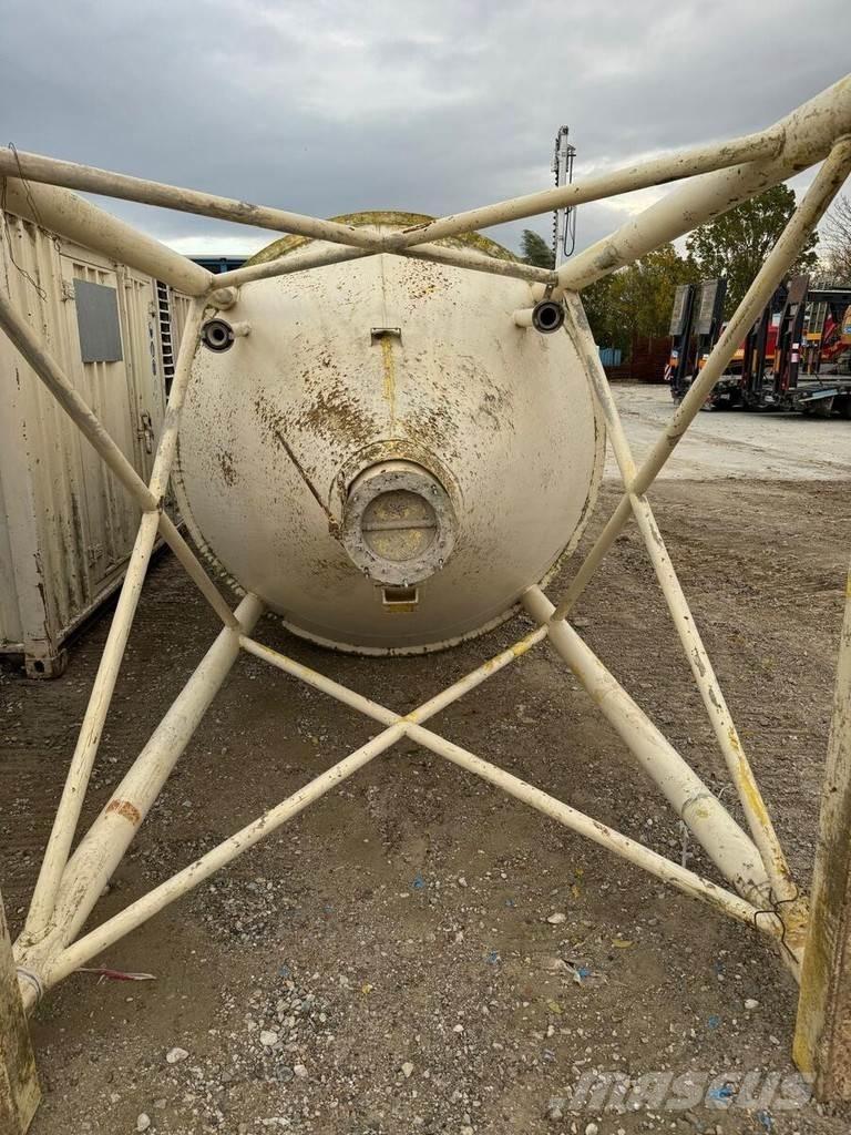  Silo 18 m3 Zařízení na vykládku sil