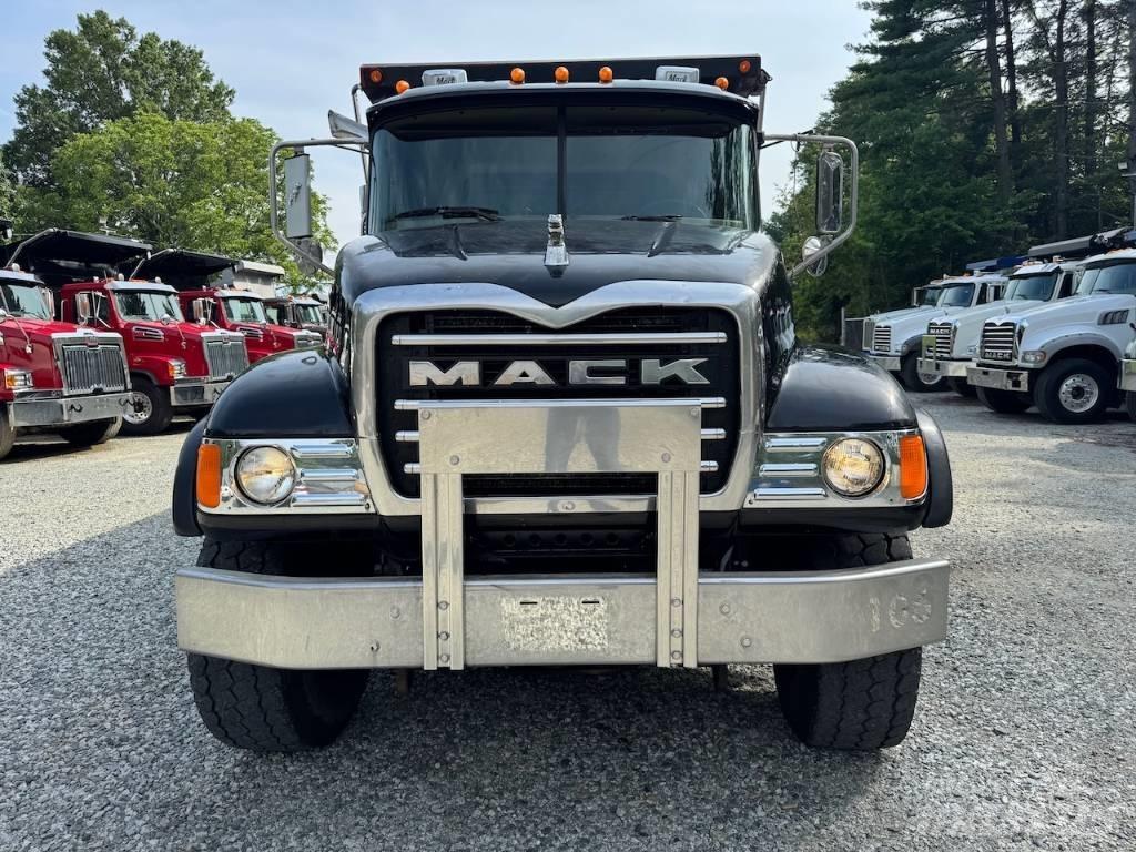 Mack Granite CV 713 Sklápěče