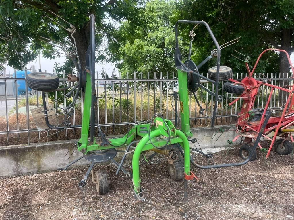 Deutz-Fahr 5221 Obraceče a shrabovače sena