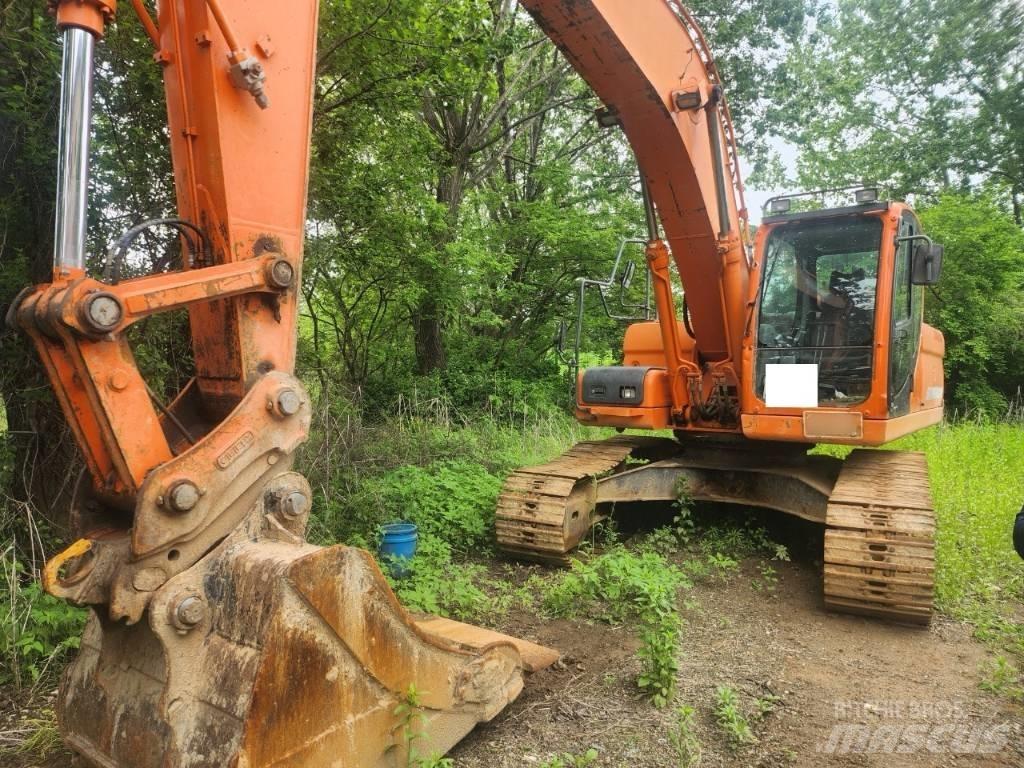 Doosan DX 220 LCA Pásová rýpadla