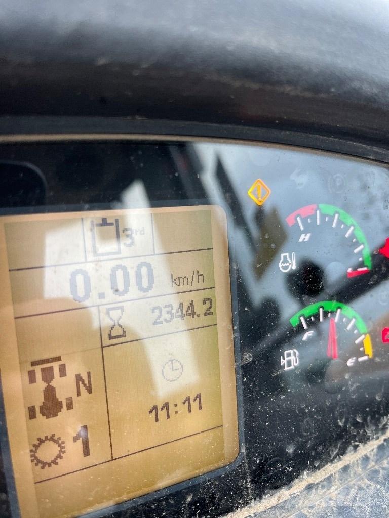 CASE 321 F Kolové nakladače