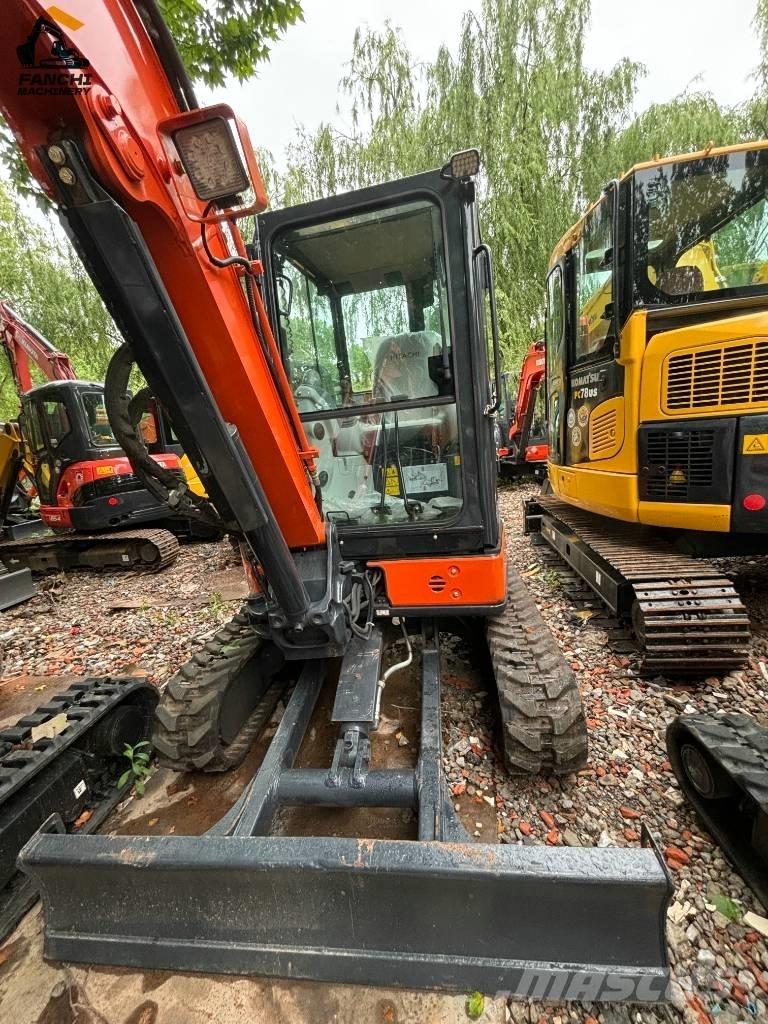 Hitachi U35 Mini rýpadla < 7t