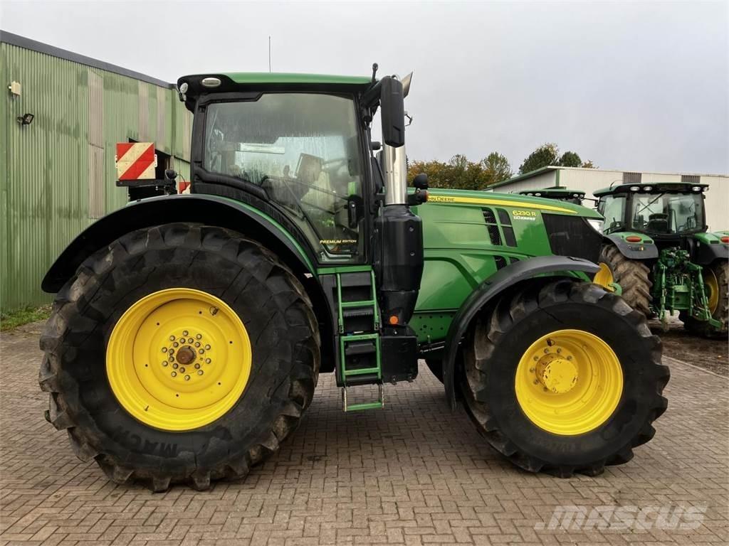 John Deere 6230R Traktory