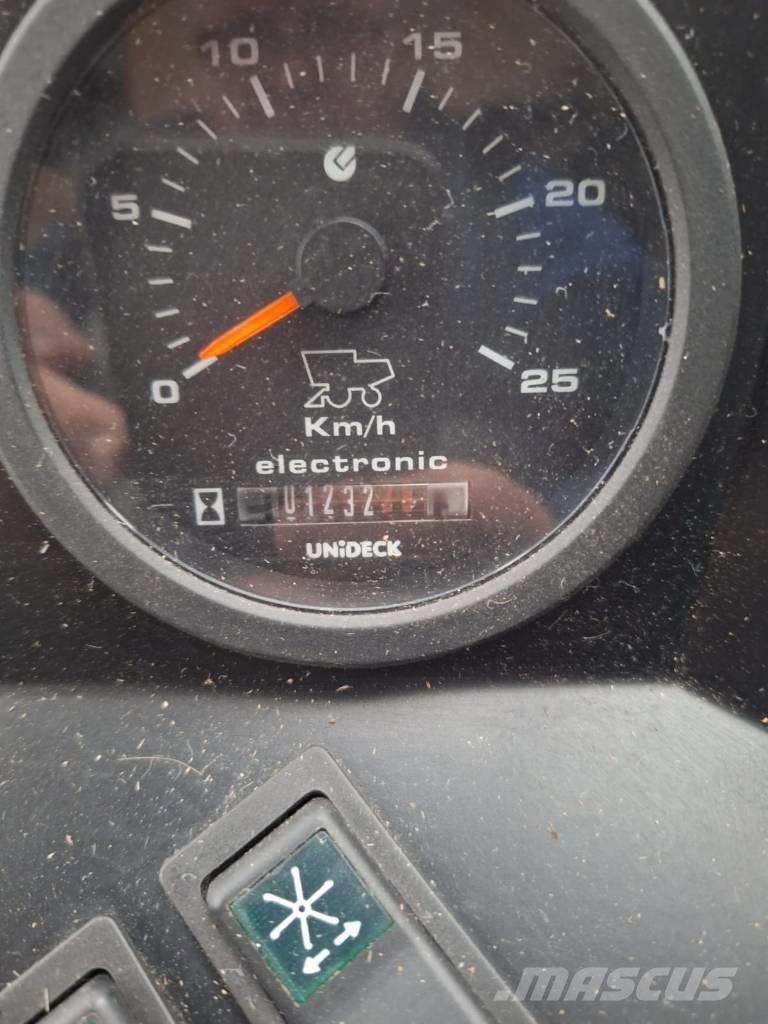 Sampo-Rosenlew 2065 Sklízecí mlátičky