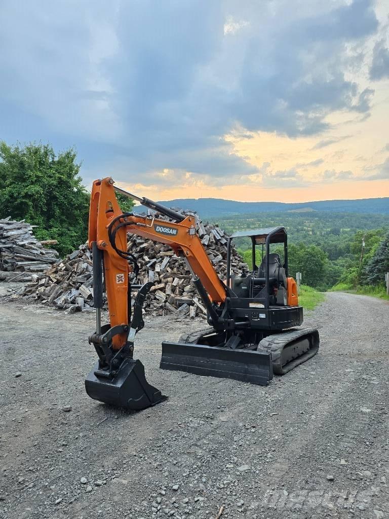Doosan DX 50 Z Pásová rýpadla