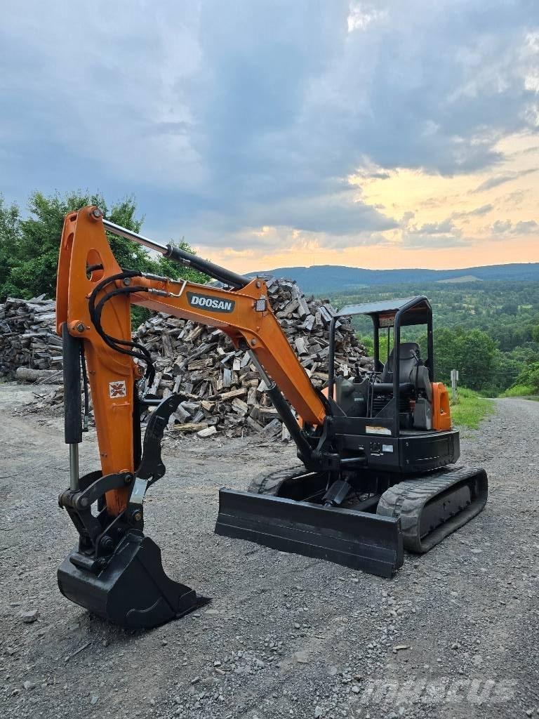Doosan DX 50 Z Pásová rýpadla