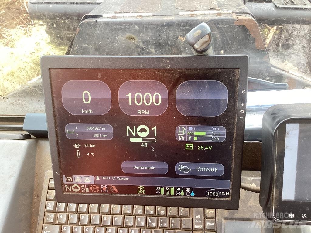 Komatsu 845 Vyvážecí traktory