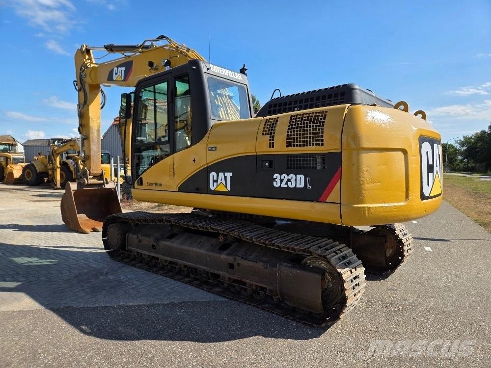 CAT 323DL Pásová rýpadla