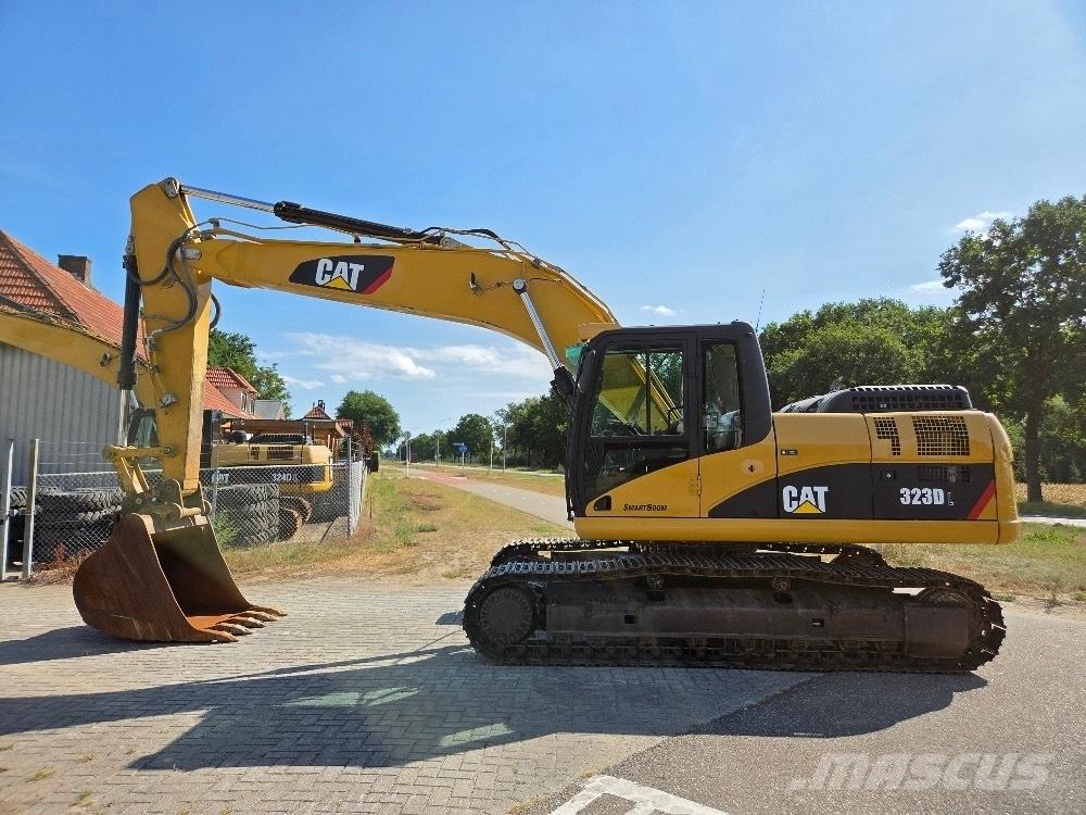 CAT 323DL Pásová rýpadla