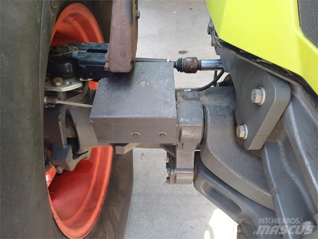 CLAAS Axion 850 Traktory