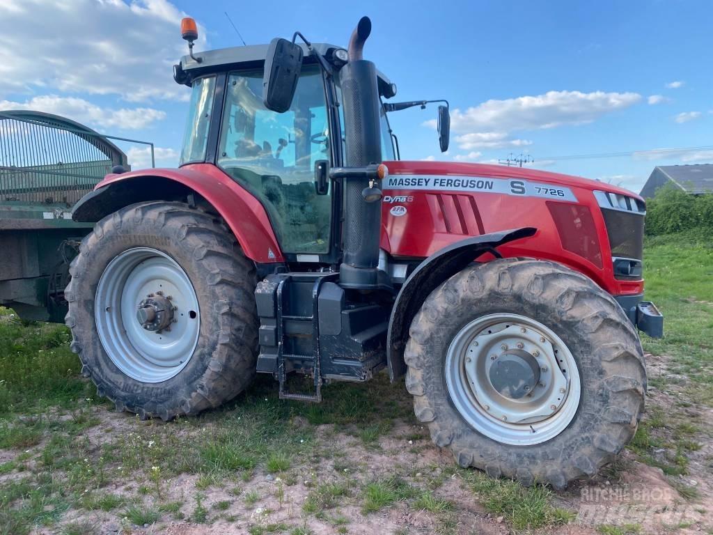 Massey Ferguson 7726 Traktory