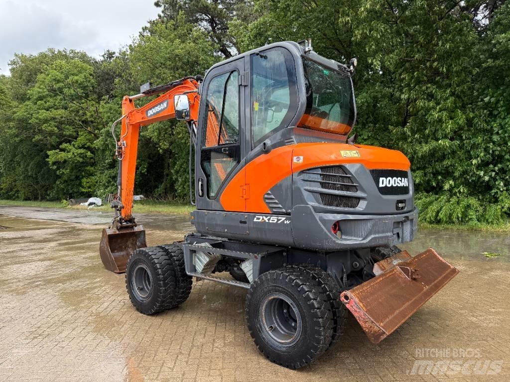 Doosan DX 57 W Kolová rýpadla