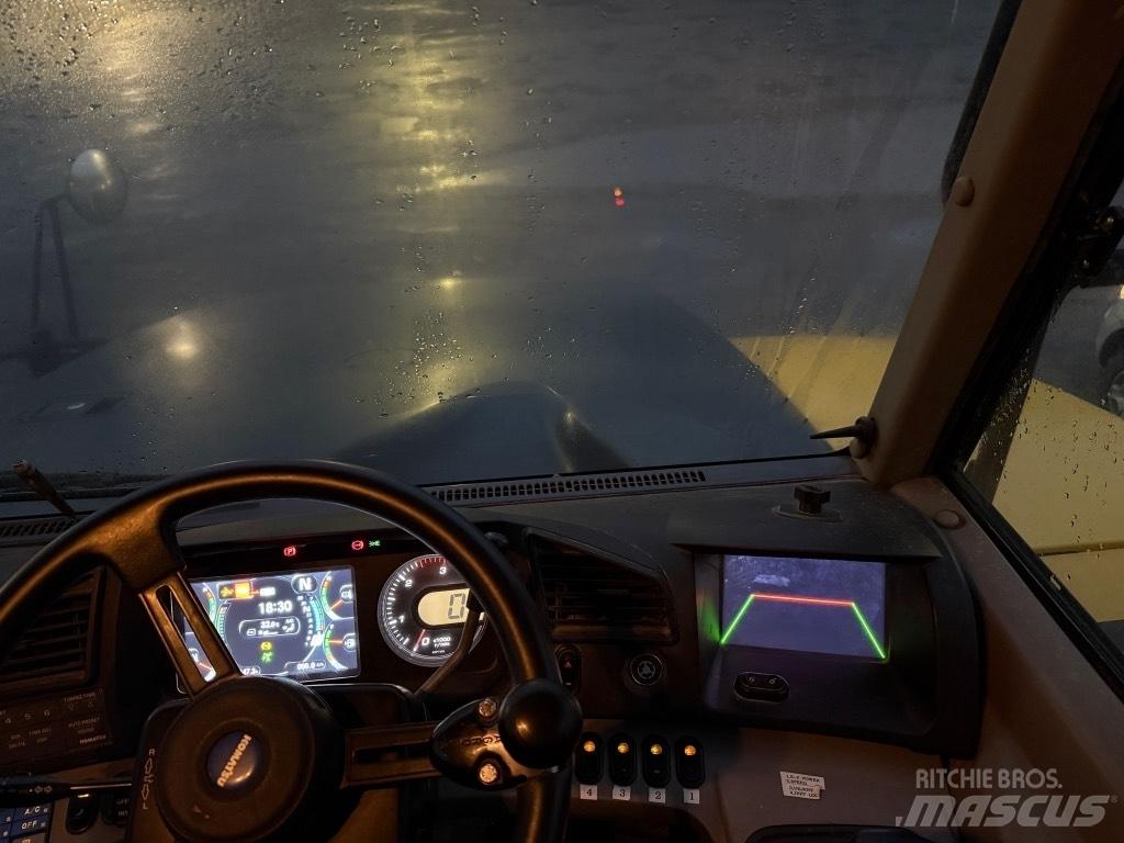 Komatsu HM 400-5 Kloubové dempry