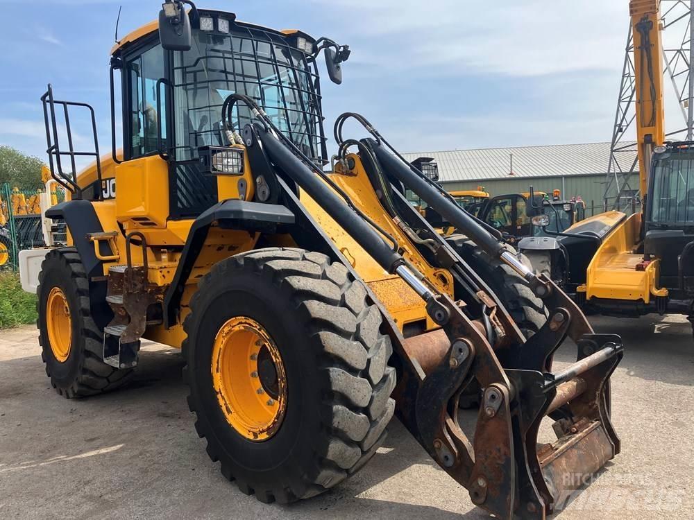 JCB 437 Kolové nakladače