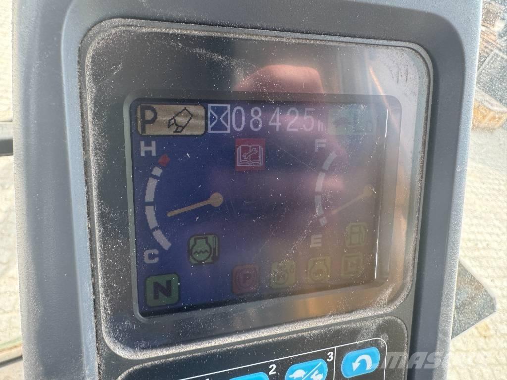 Komatsu PW 200-7 Kolová rýpadla