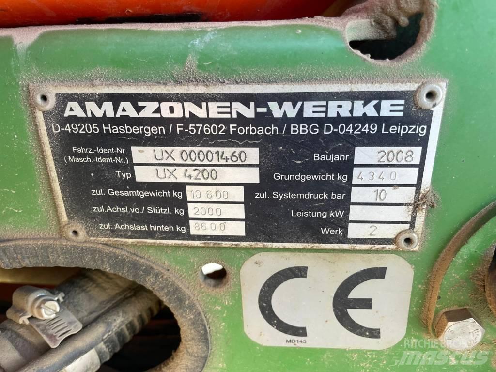 Amazone UX 4200 Tažené postřikovače