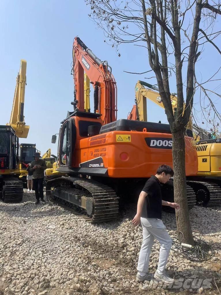 Doosan DX 225LC-9C Pásová rýpadla