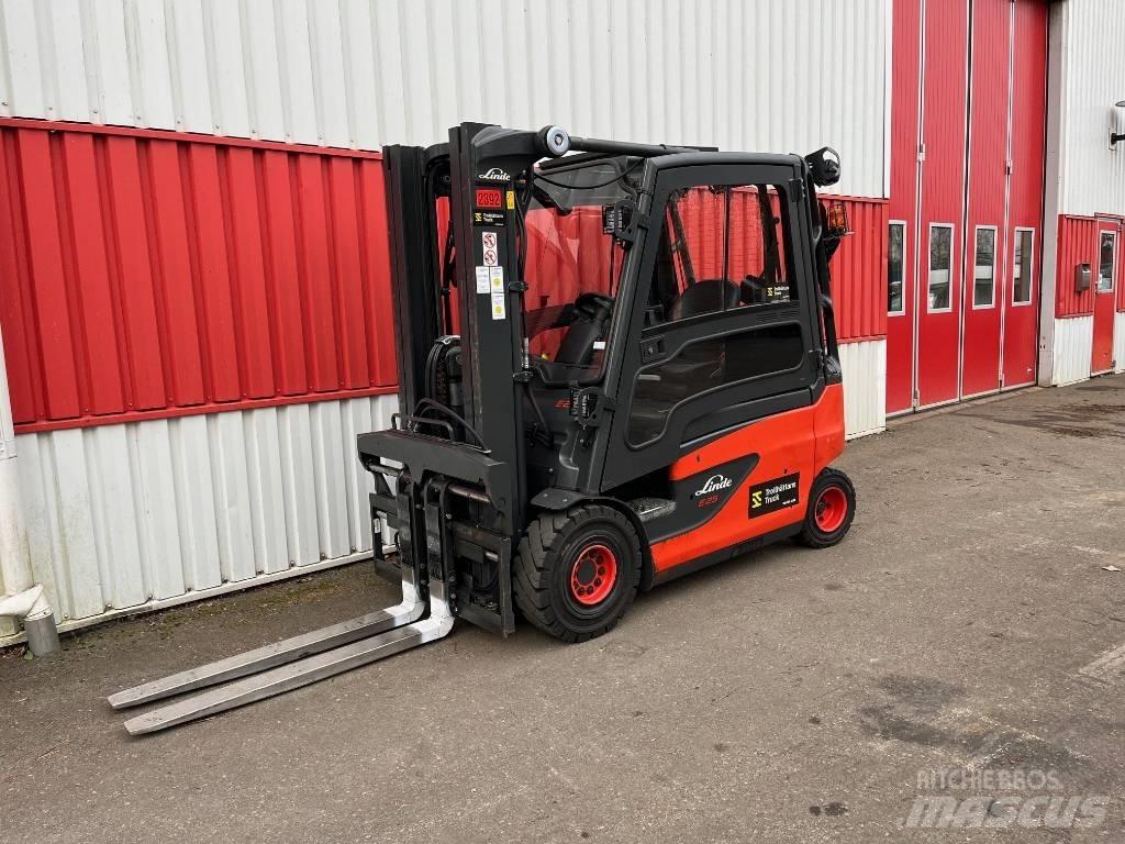 Linde E 25 Akumulátorové vozíky