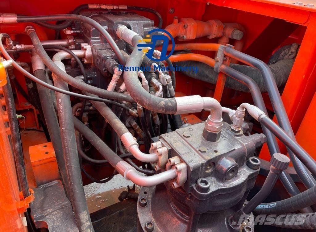 Doosan DX 300 Pásová rýpadla
