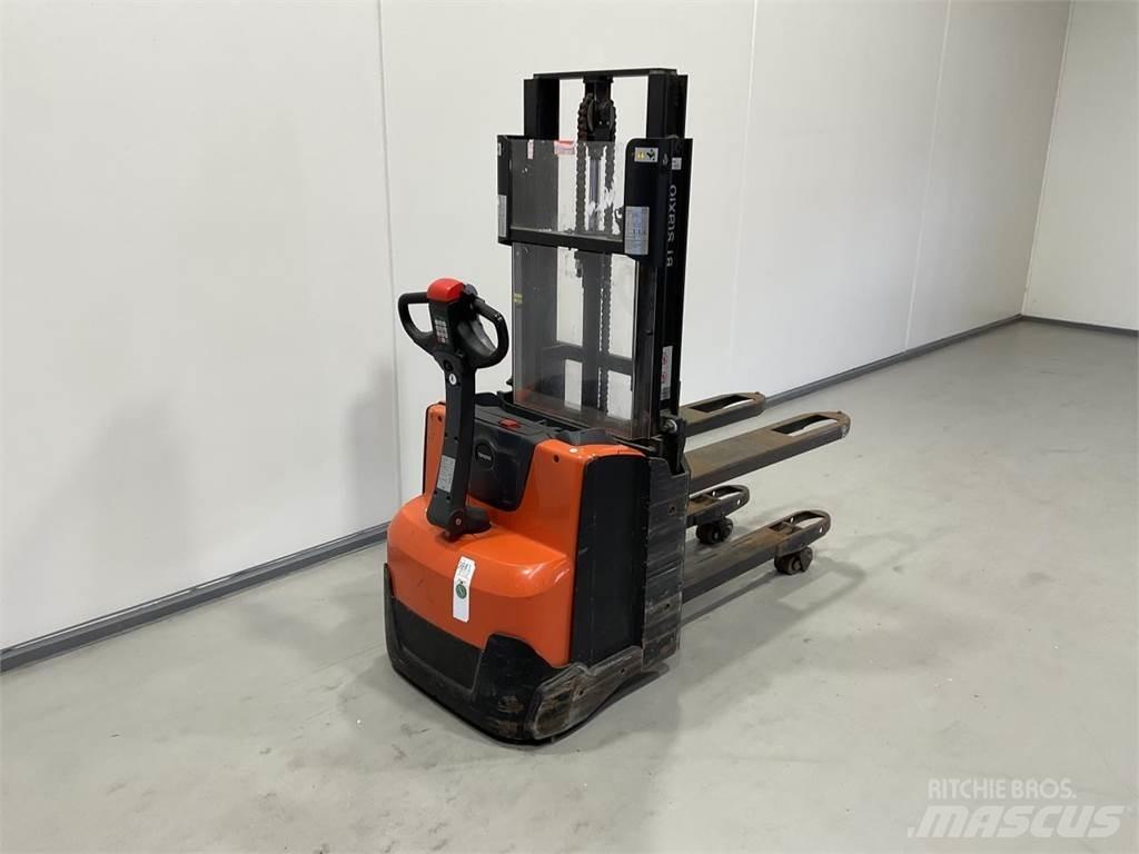 Toyota SWE200D Samohybné vozíky
